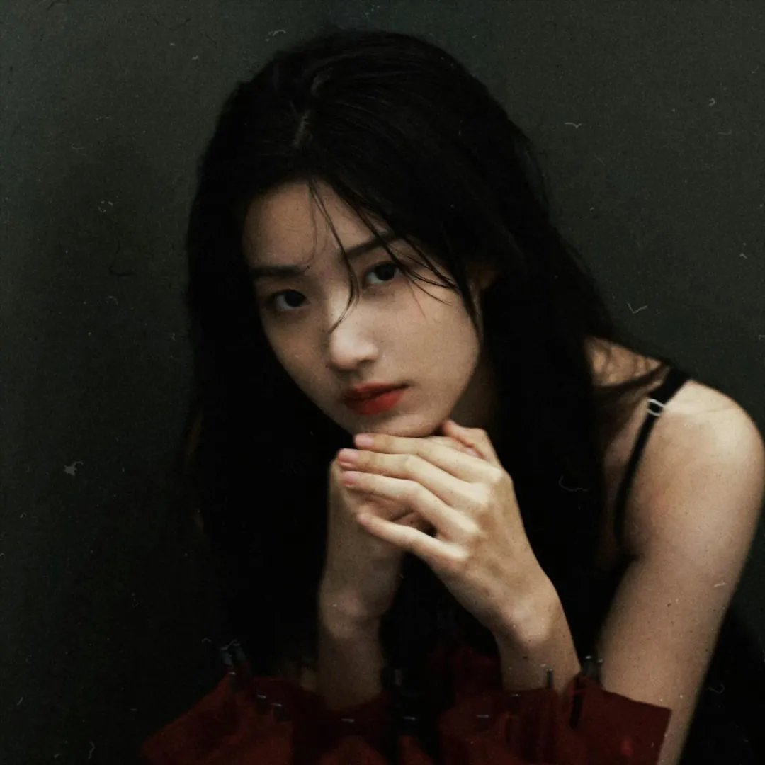 他与神明同时降临